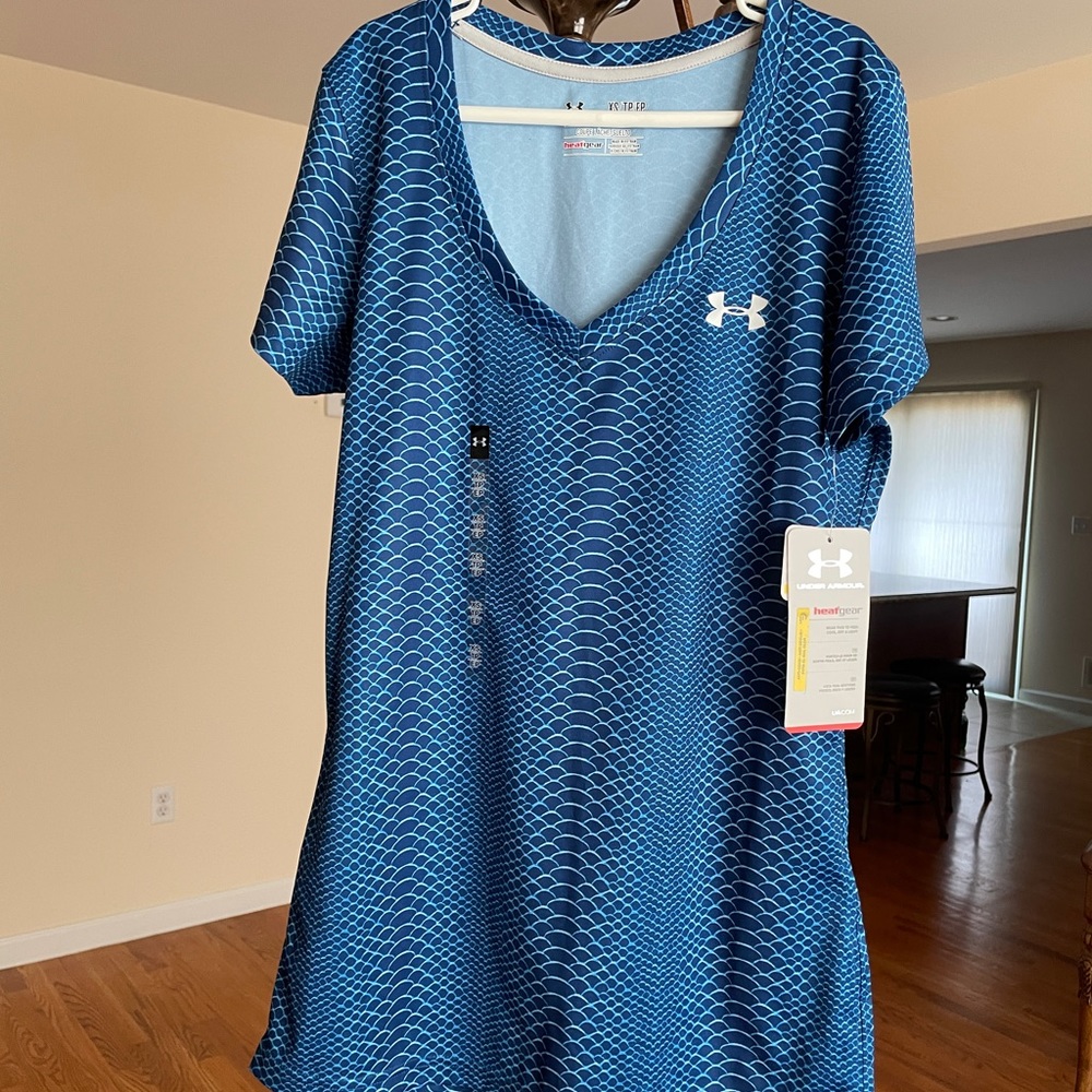 Under Armor Blue Patterned Fitness Shirt, Size: XS, Brand New!!